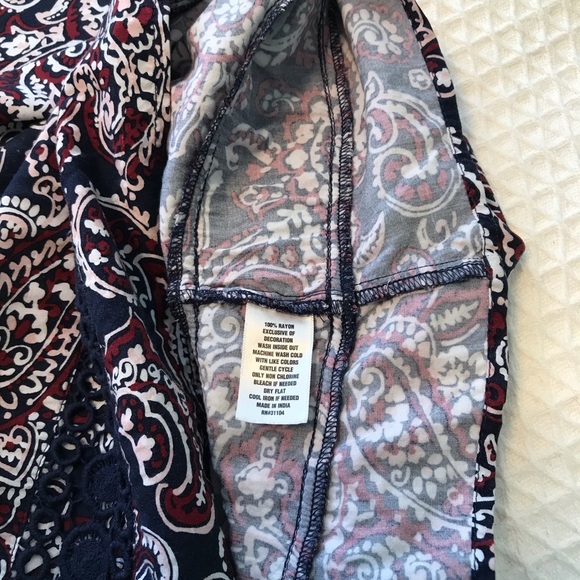 Crown & Ivy Navy and White Paisley Blouse - Picture 6 of 6